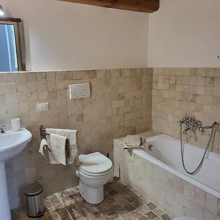 La - Convenient For Sardinia And Corsica - 4-5 Beds -private Parking Included With
