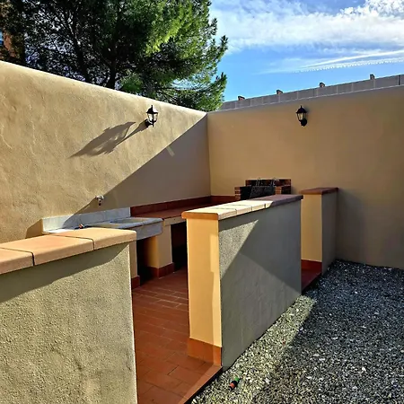 La - Convenient For Sardinia And Corsica - 4-5 Beds -private Parking Included With Apartmán *