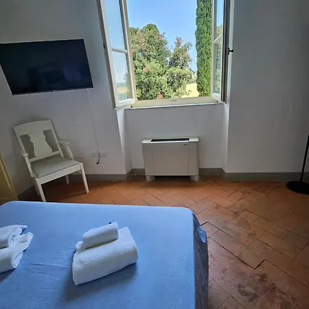 La - Convenient For Sardinia And Corsica - 4-5 Beds -private Parking Included With * 리보르노
