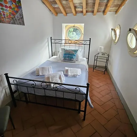 La - Convenient For Sardinia And Corsica - 4-5 Beds -private Parking Included With Apartmán
